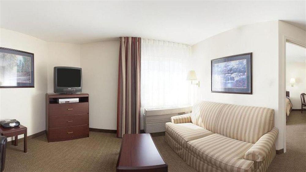 Sonesta Simply Suites St Louis Earth City Buitenkant foto