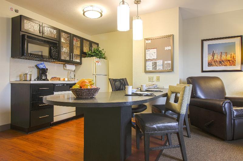 Sonesta Simply Suites St Louis Earth City Buitenkant foto