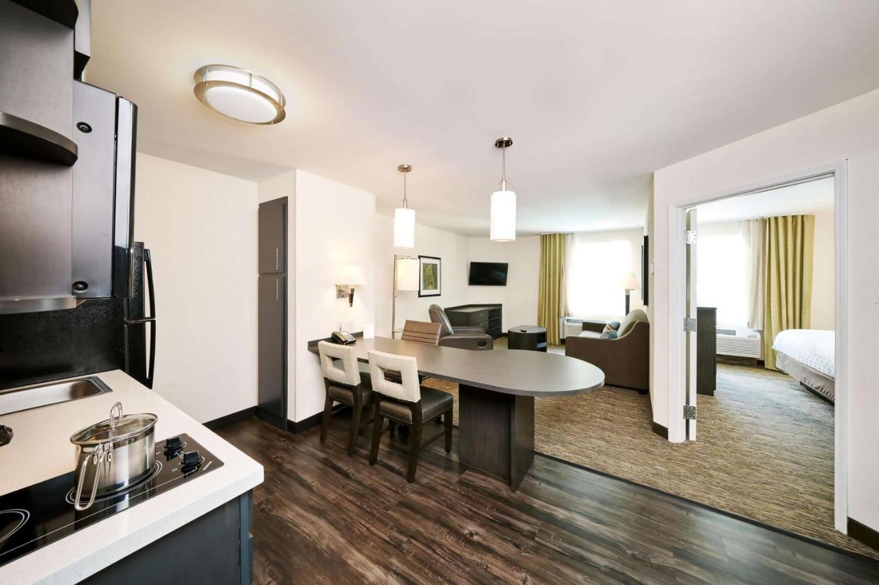 Sonesta Simply Suites St Louis Earth City Buitenkant foto