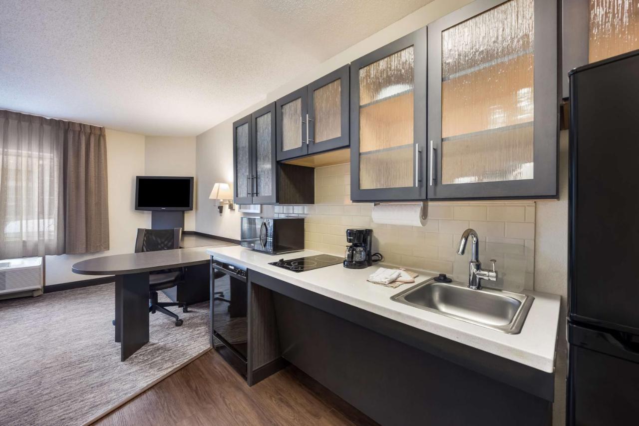 Sonesta Simply Suites St Louis Earth City Buitenkant foto