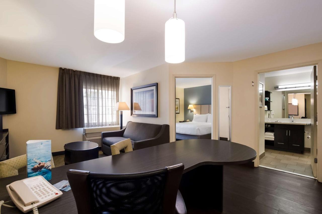 Sonesta Simply Suites St Louis Earth City Buitenkant foto