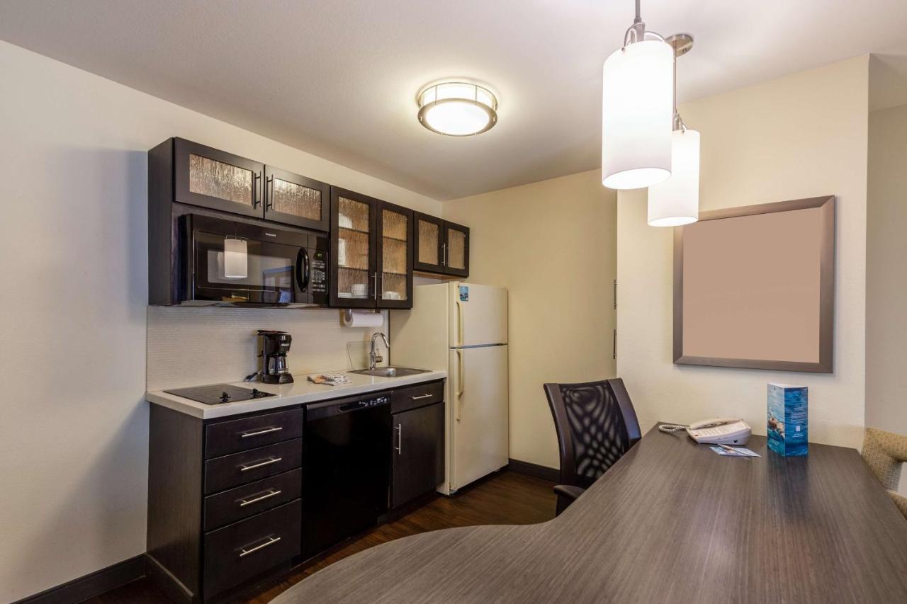 Sonesta Simply Suites St Louis Earth City Buitenkant foto