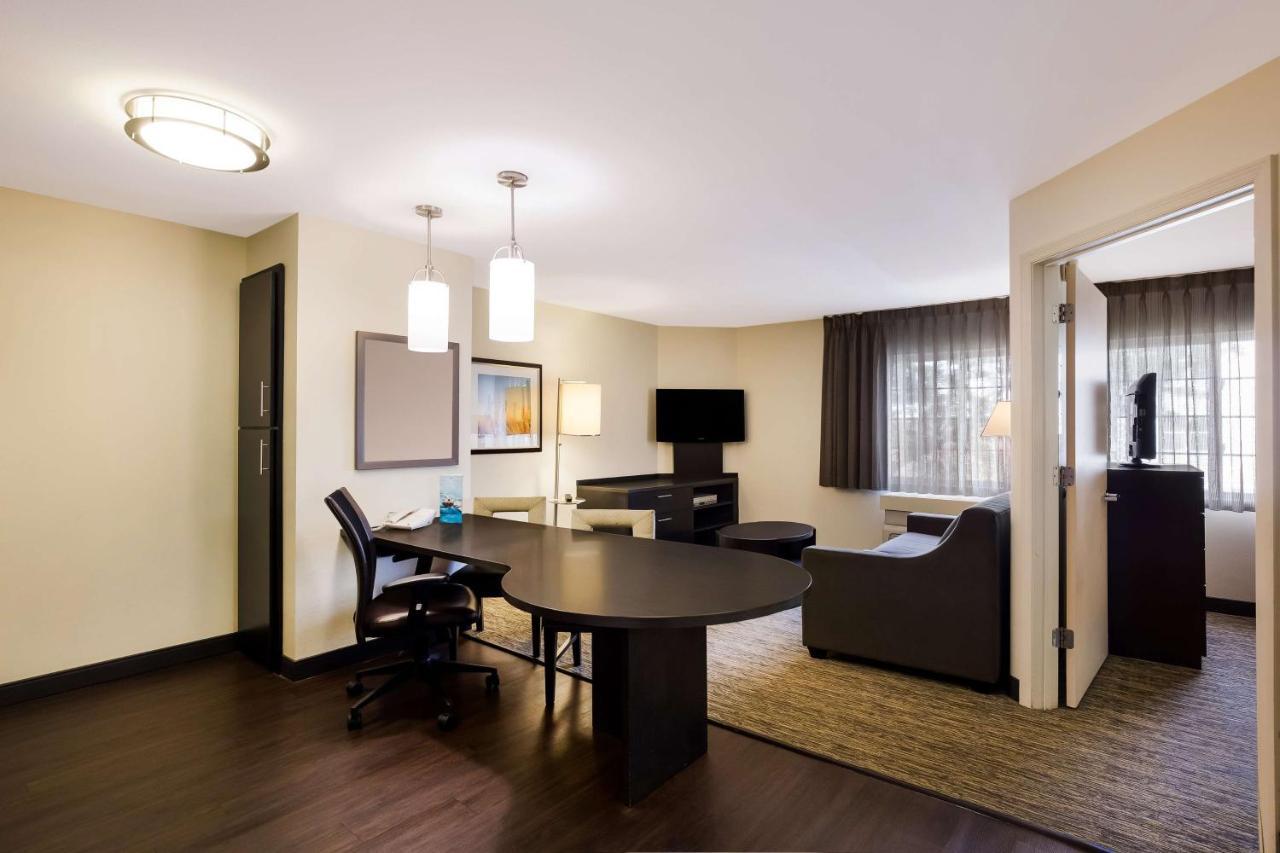 Sonesta Simply Suites St Louis Earth City Buitenkant foto