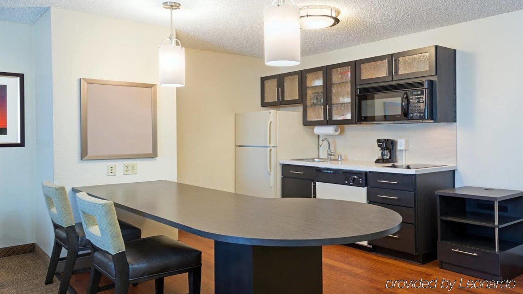 Sonesta Simply Suites St Louis Earth City Buitenkant foto